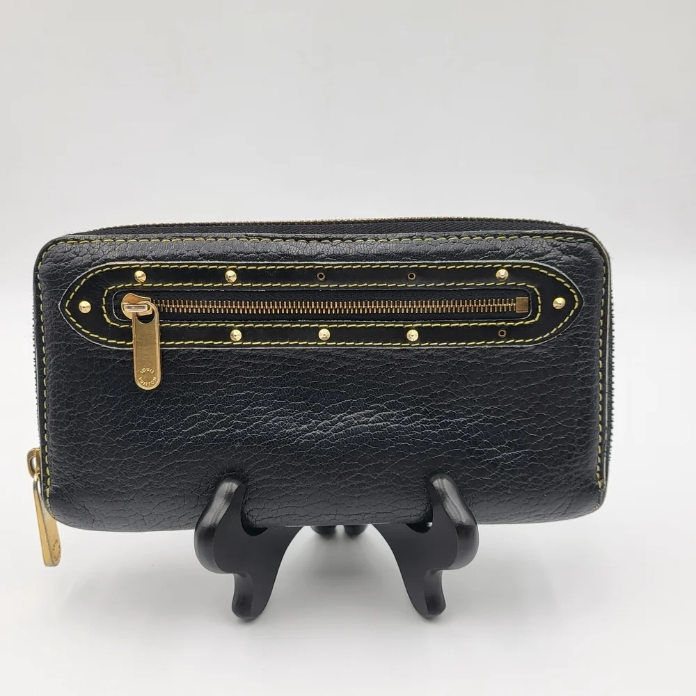 LOUis Vuitton Suhali Leather Zippy Long Wallet..Authentic..